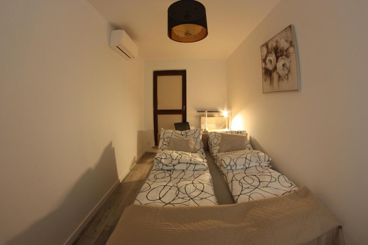 Urban City Apartments Варшава Екстериор снимка